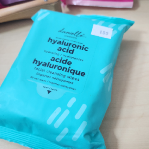Clinicals Danielle Hyaluronic Acid wipes