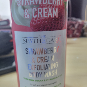THESPATHECARY Strawberry & Cream Exfoliating Body Wash with Pink