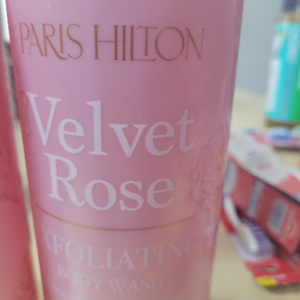 PARIS HILTON VELVET ROSE EXFOLIATING BODY WASH 33.8 FLOZ 1L
